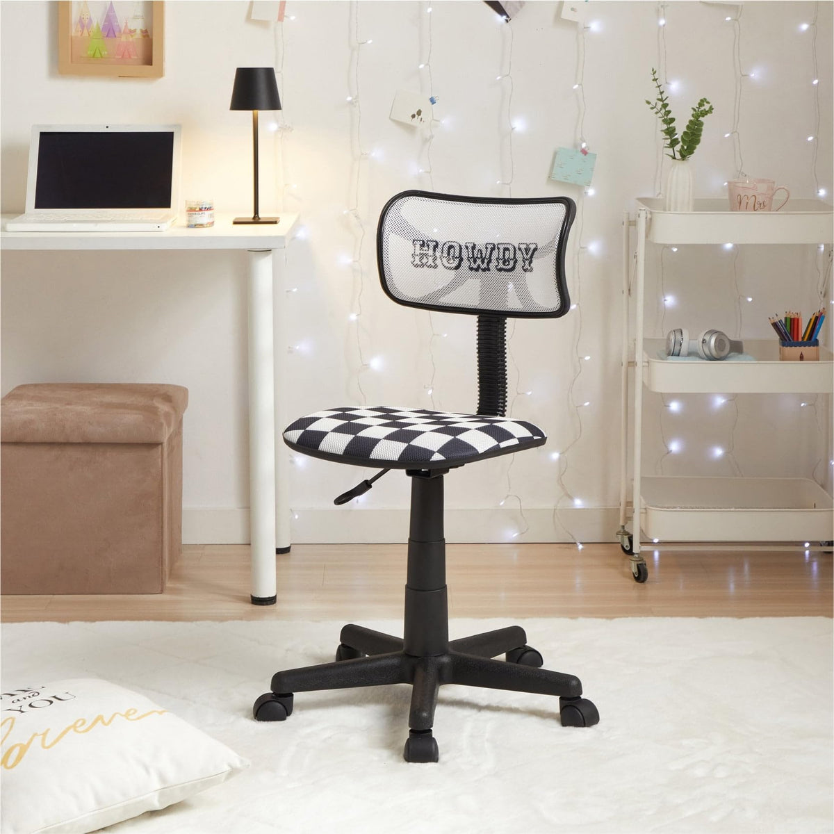 Swivel Desk Chair with Mesh Back and Cushioned Seat Z379